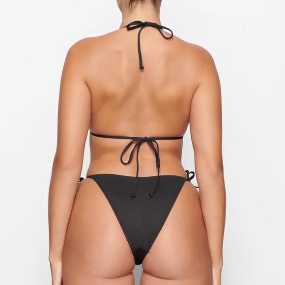 Skims SWIM TRIANGLE TOP I ONYX - Picture 5 of 5